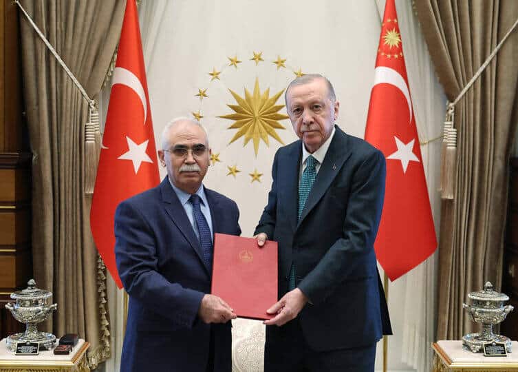 Cumhurbaşkanı Erdoğan, Anayasa Mahkemesi Başkanı Özkaya ile Cumhurbaşkanlığı Külliyesinde Görüştü