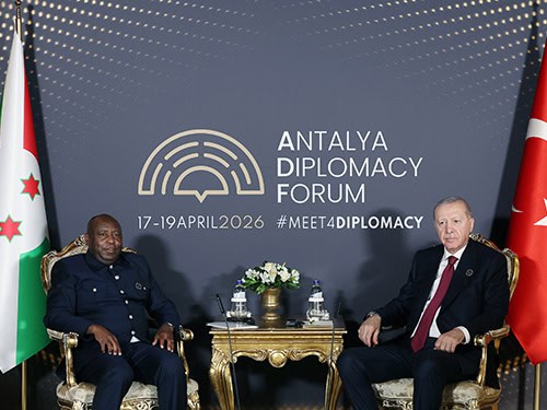 Erdoğan ve Burundi Cumhurbaşkanı Ndayishimiye Antalya’da Diplomasi Forumu Kapsamında Görüştü