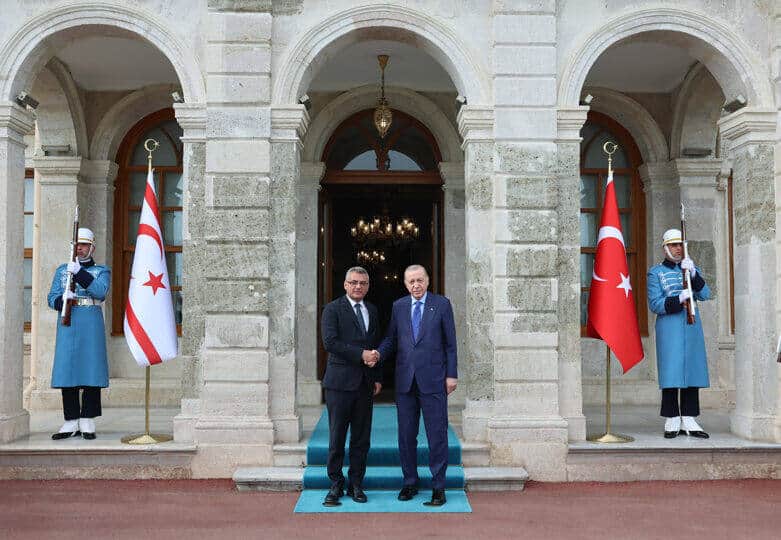 Erdoğan ve KKTC Cumhurbaşkanı Erhürman Dolmabahçe Ofisi’nde Bir Araya Geldi