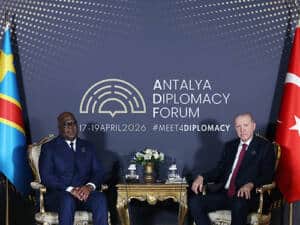 Erdoğan ve Kongo Demokratik Cumhuriyeti Cumhurbaşkanı Tshisekedi, Antalya Diplomasi Forumu'nda Buluştu