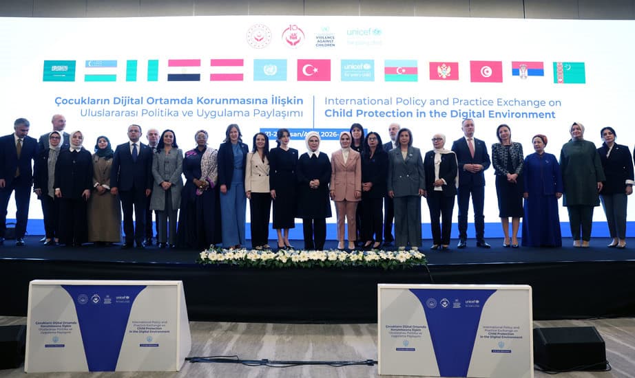 Emine Erdoğan: Çocukların Dijital Güvenliği İçin Uluslararası İş Birliği ve Yasal Düzenlemeler Önemli